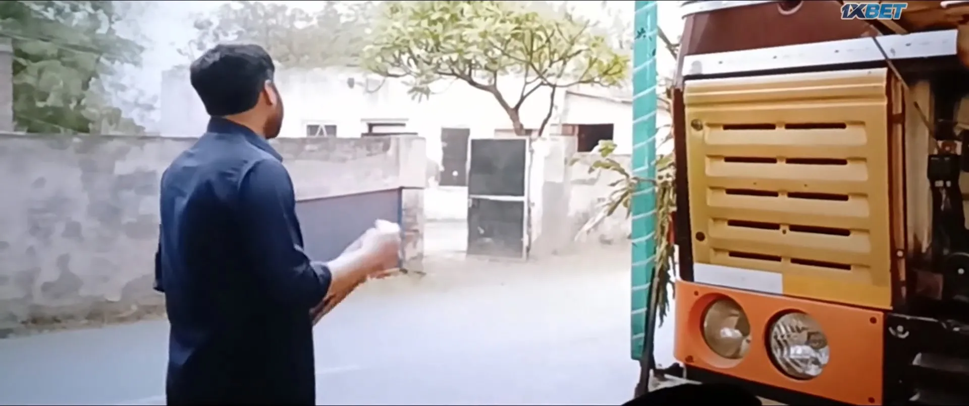 Mittran Da Challeya Truck Ni 2024 Hindi Dubbed CAMRip 1080p Screenshot