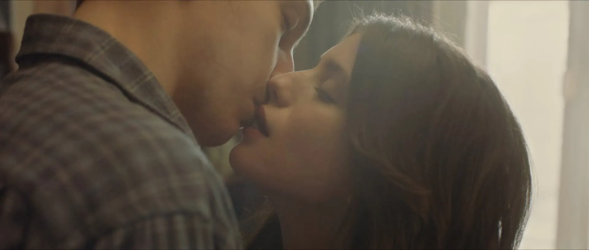 Anybody Seen My Girl? 2020 Hindi Dual Audio WEB-DL 720p - 480p - 1080p Screenshot