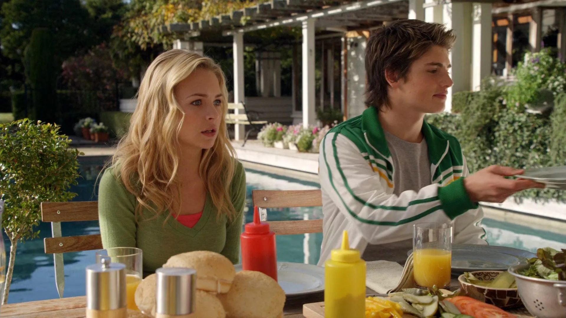 Avalon High 2010 Hindi Dual Audio WEB-DL 720p - 480p - 1080p Screenshot