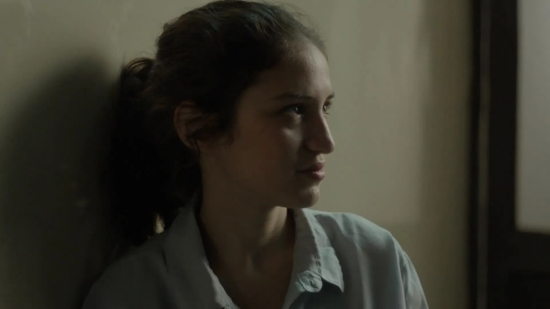 Camila Comes Out Tonight 2021 Hindi Dual Audio WEB-DL 720p - 480p - 1080p Screenshot
