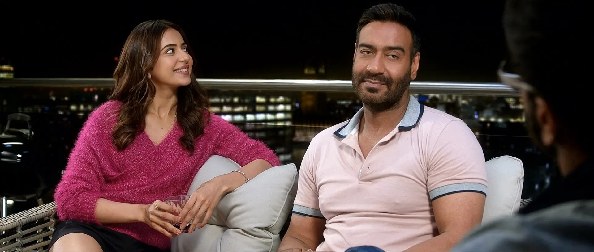 De De Pyaar De 2019 Hindi Audio HDRip 1080p - 720p - 480p Screenshot
