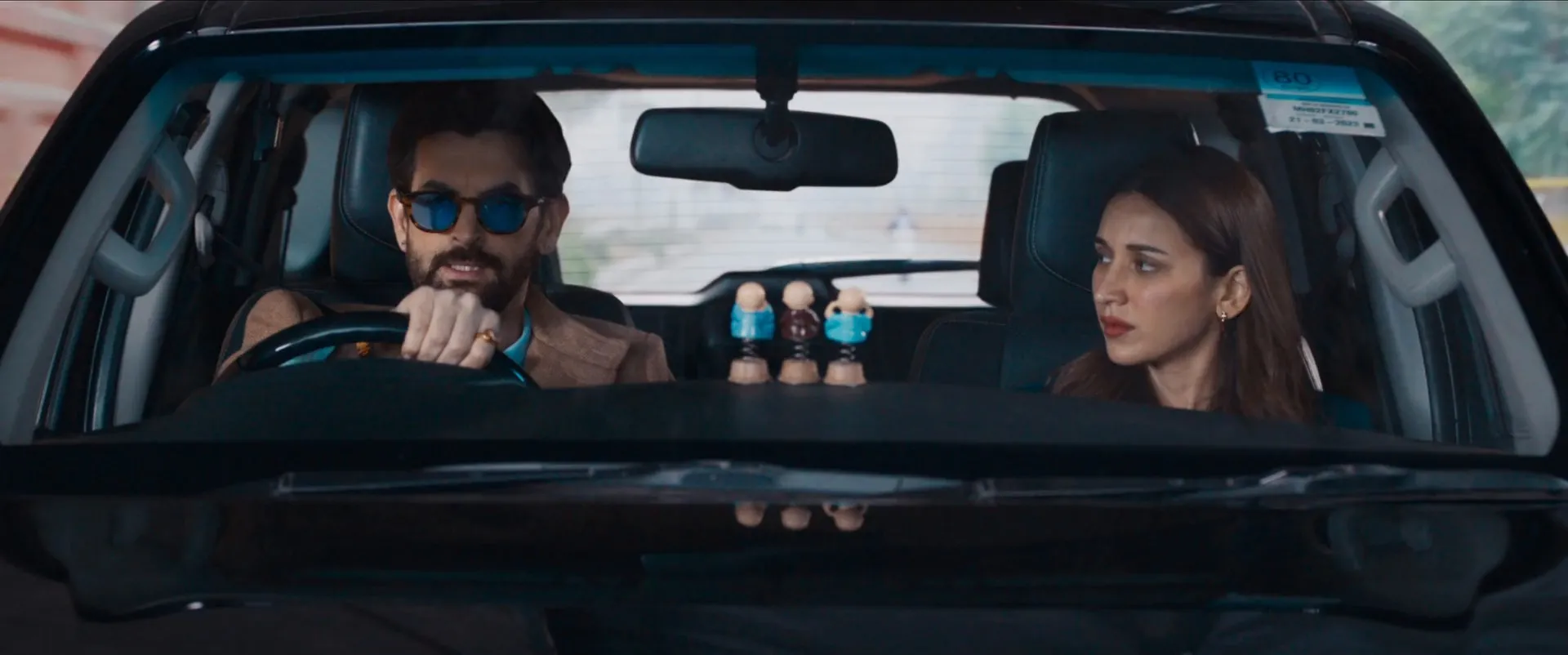 Ek Chatur Naar 2025 Hindi WEB-DL 720p - 480p - 1080p Screenshot