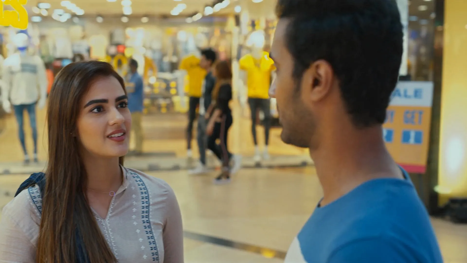Ek Mini Katha 2021 Hindi Dual Audio WEB-DL 720p - 480p - 1080p Screenshot