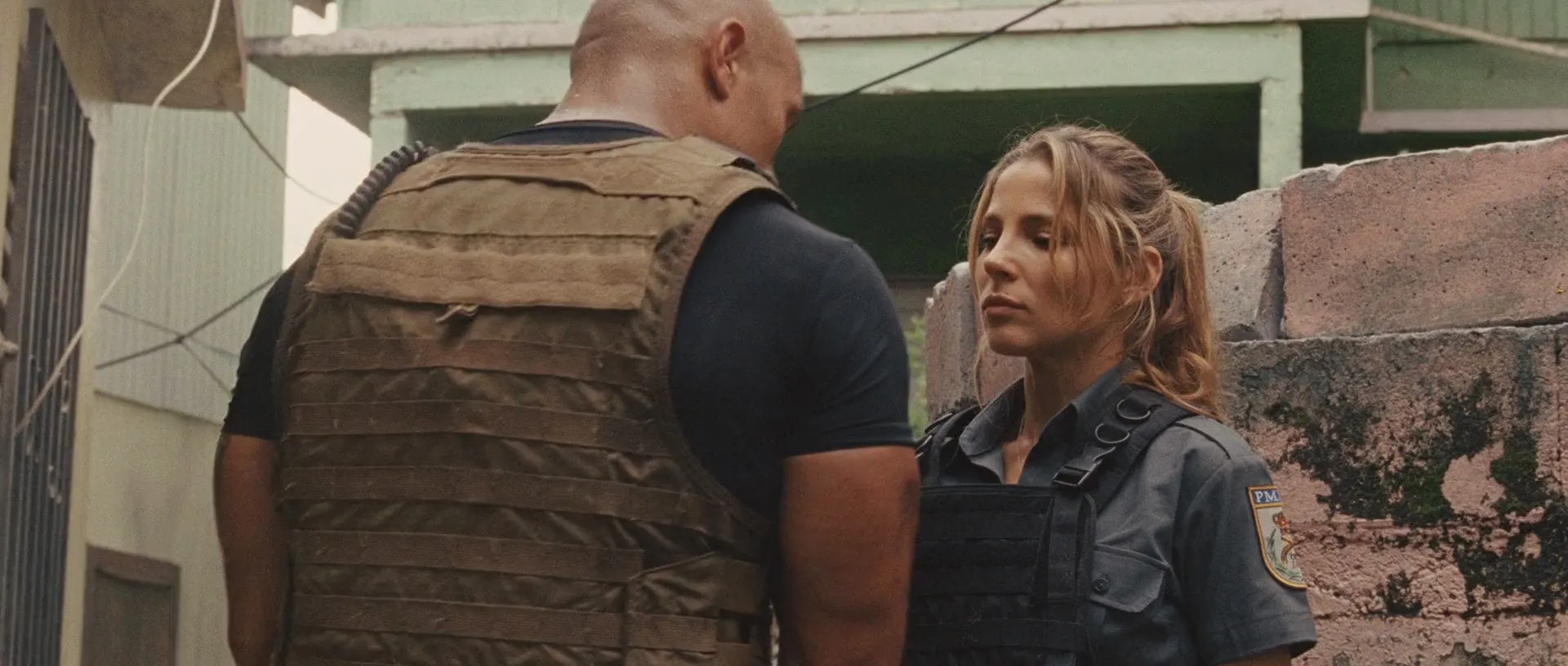 Fast Five (2011) 100mb Hindi Dual Audio movie Hevc BRRip Download Screenshot