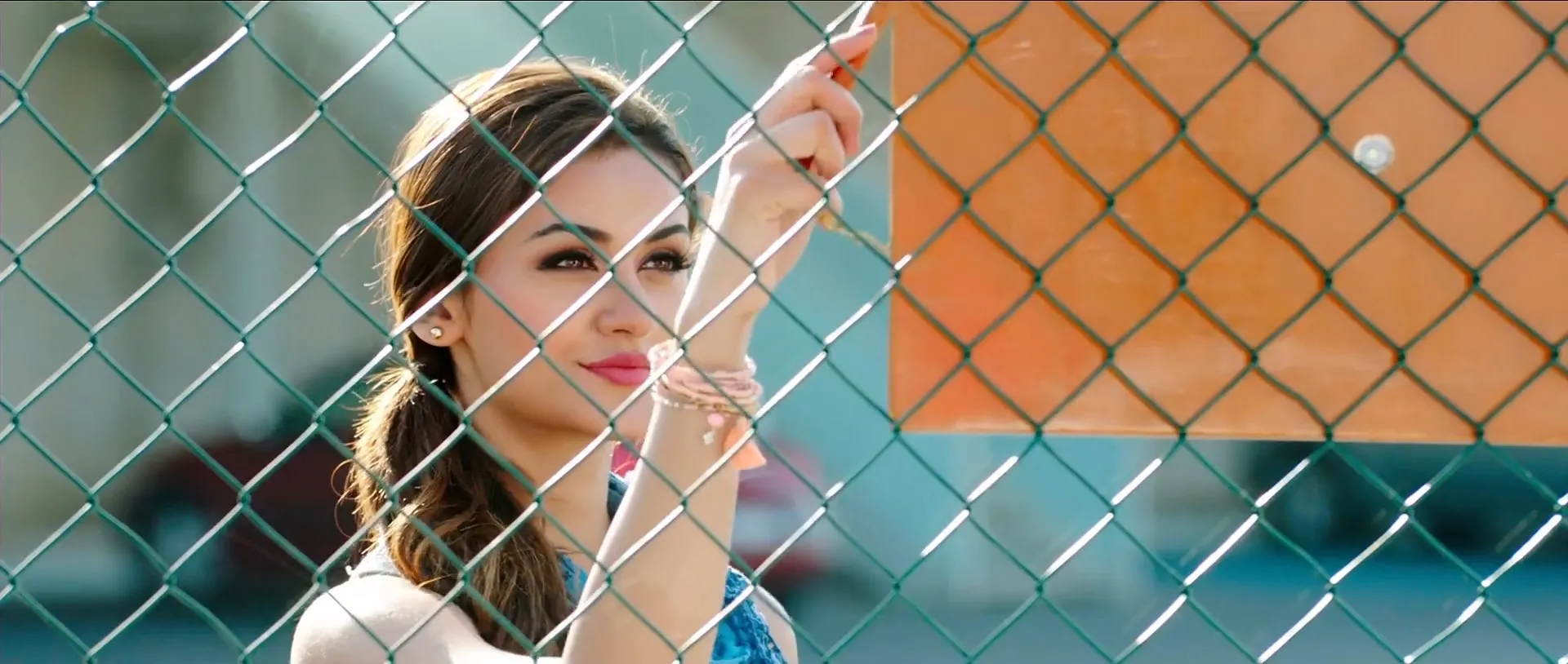 Ism (2016) (Hindi – Telugu) Dual Audio UnCut HDRip 720p – 480p Screenshot