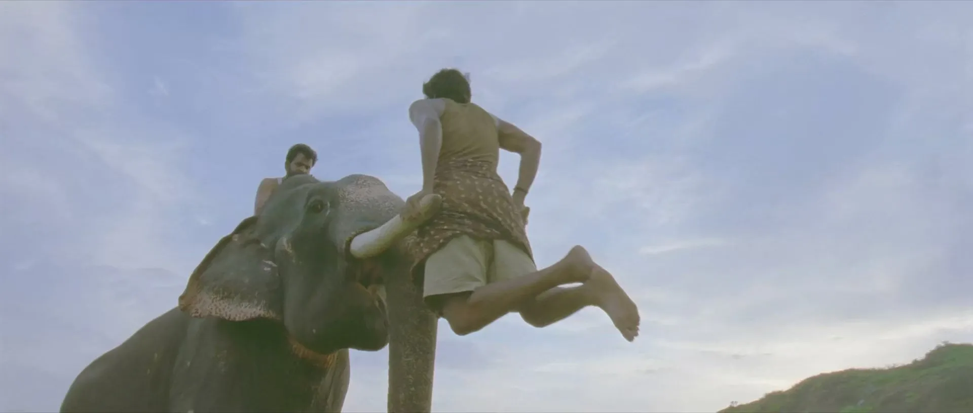 Kumki 2012 Tamil WEBRip 720p - 480p - 1080p Screenshot
