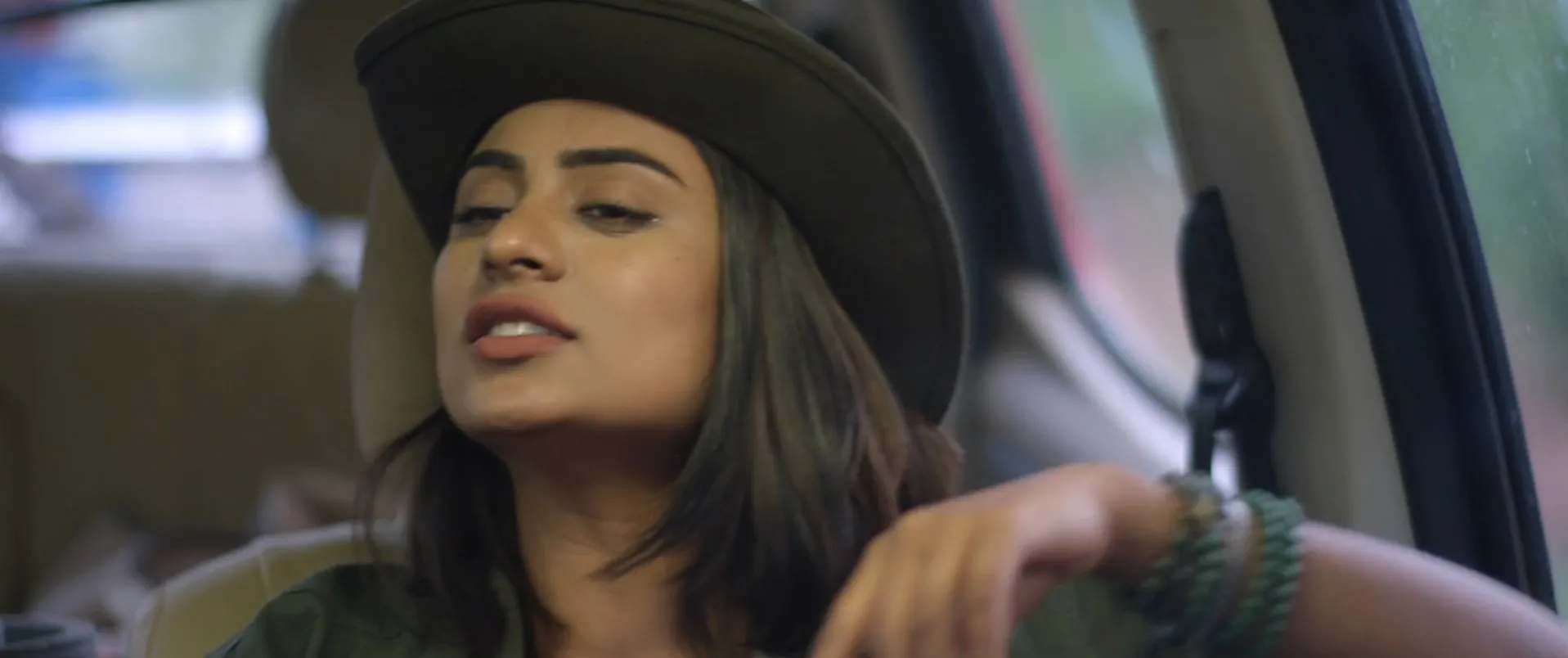 Paru Parvathy 2025 Hindi Dual Audio WEB-DL 720p - 480p - 1080p Screenshot