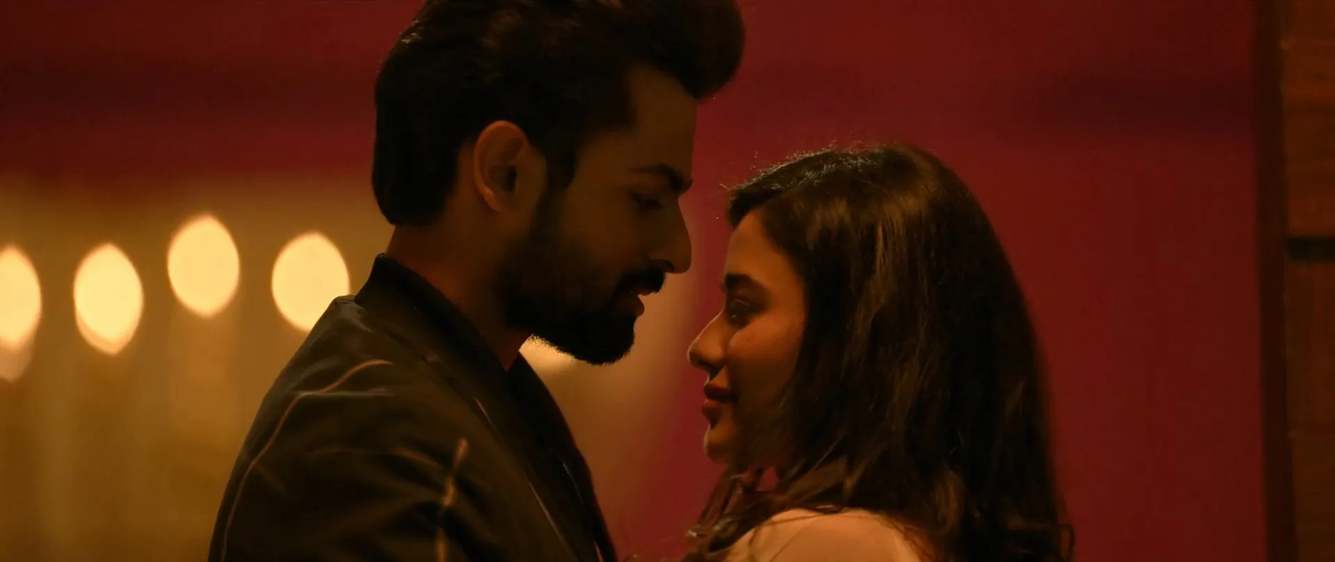 Ranga Ranga Vaibhavanga 2022 Hindi Dual Audio WEB-DL 720p - 480p - 1080p Screenshot
