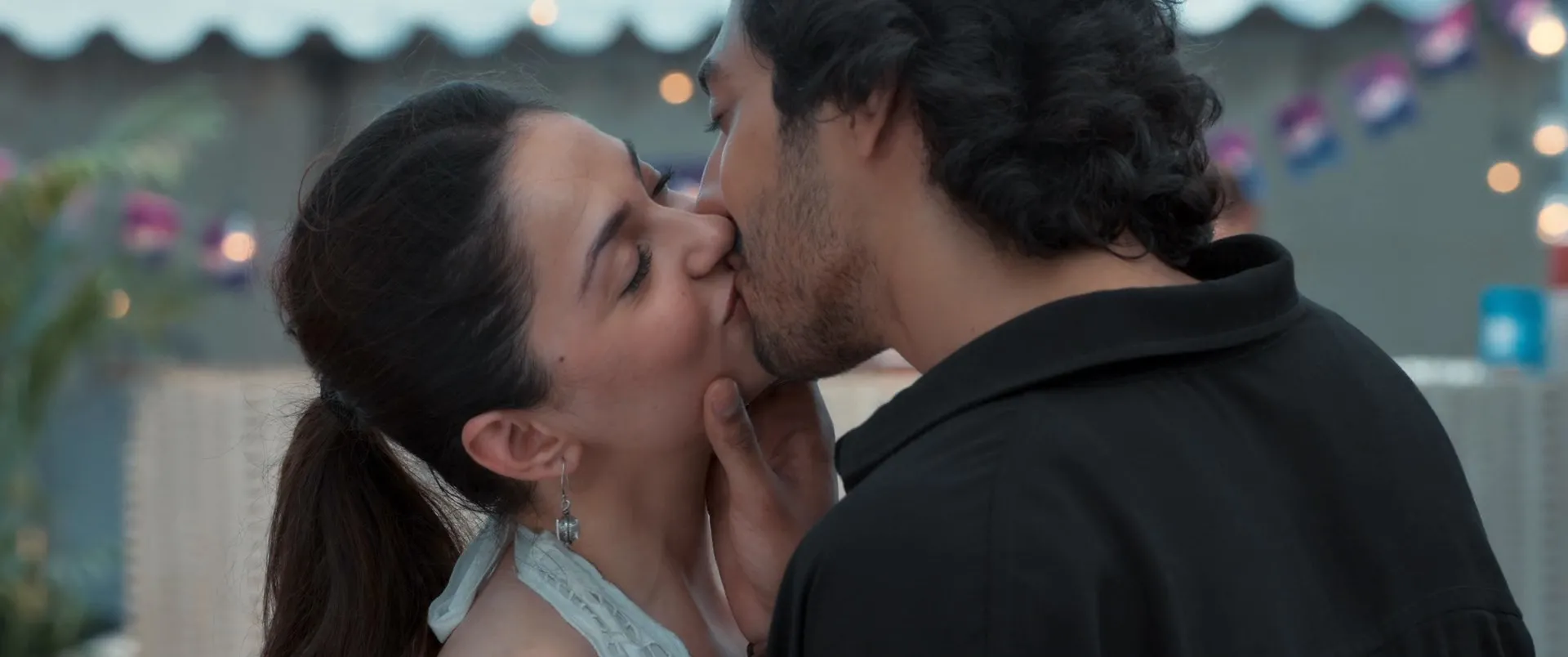 Saiyaara 2025 Hindi WEB-DL 720p - 480p - 1080p Screenshot