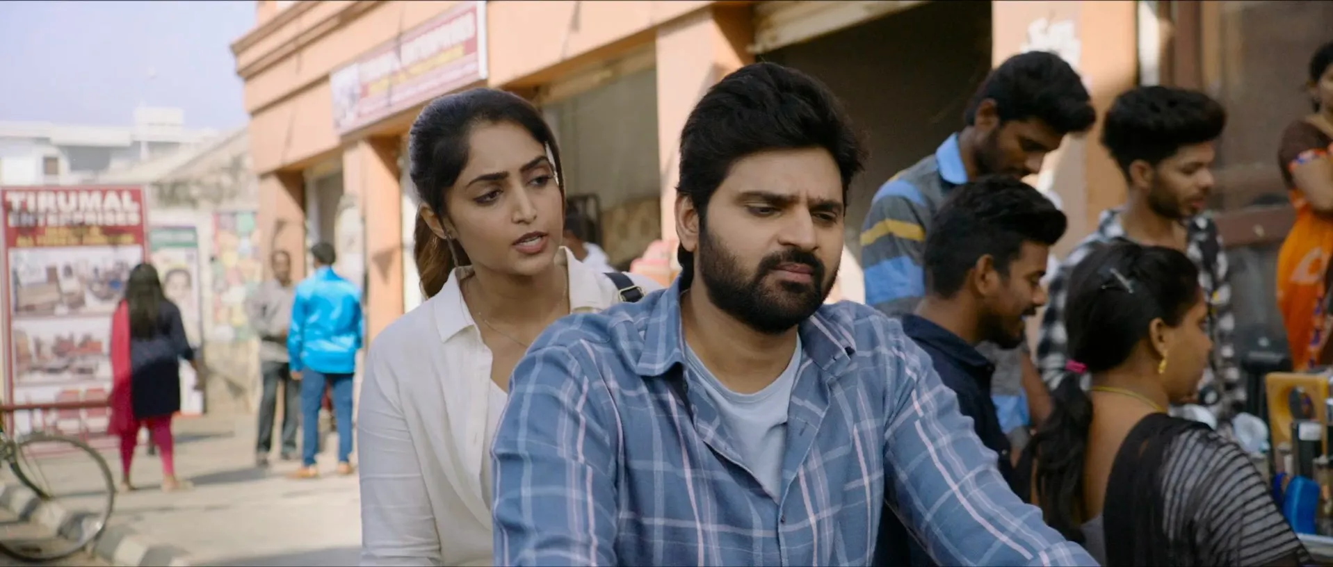 Samajavaragamana 2023 Hindi WEB-DL 720p - 480p - 1080p Screenshot