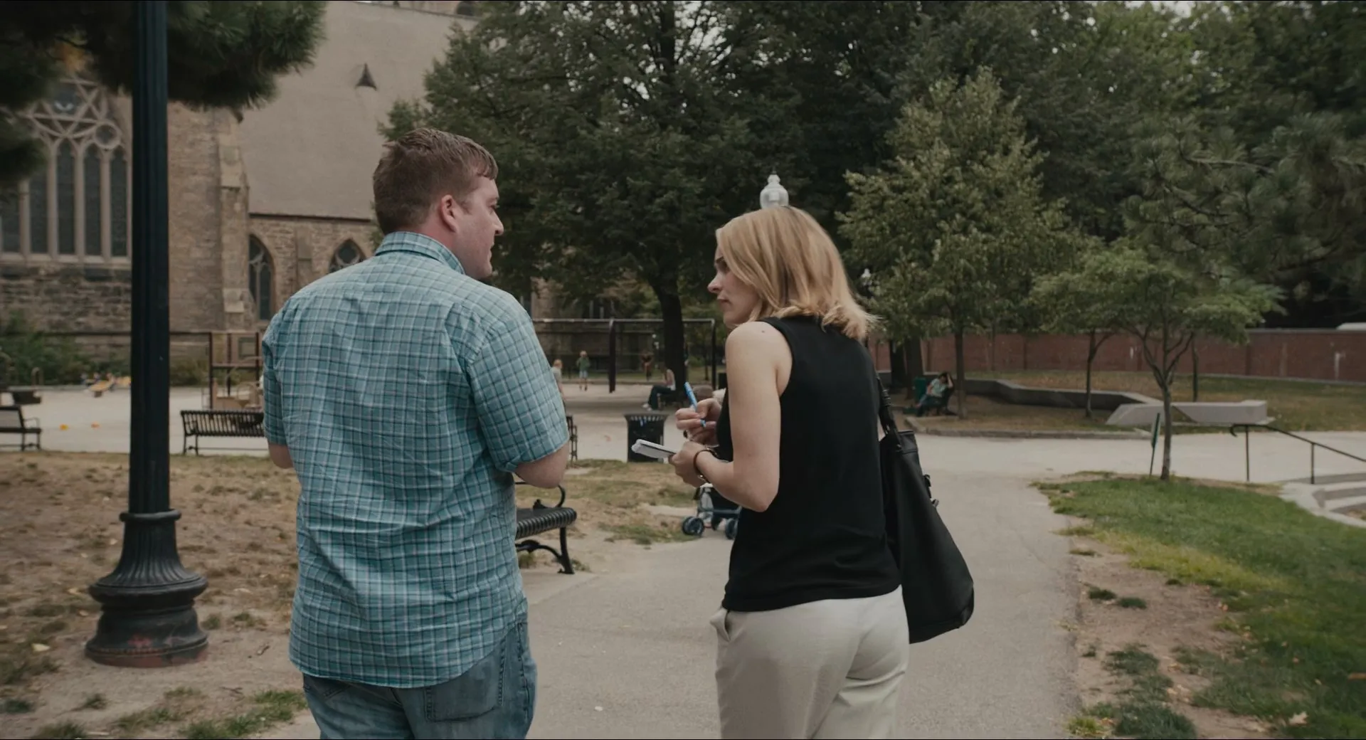 Spotlight 2015 Hindi Dual Audio WEB-DL 720p - 480p - 1080p Screenshot