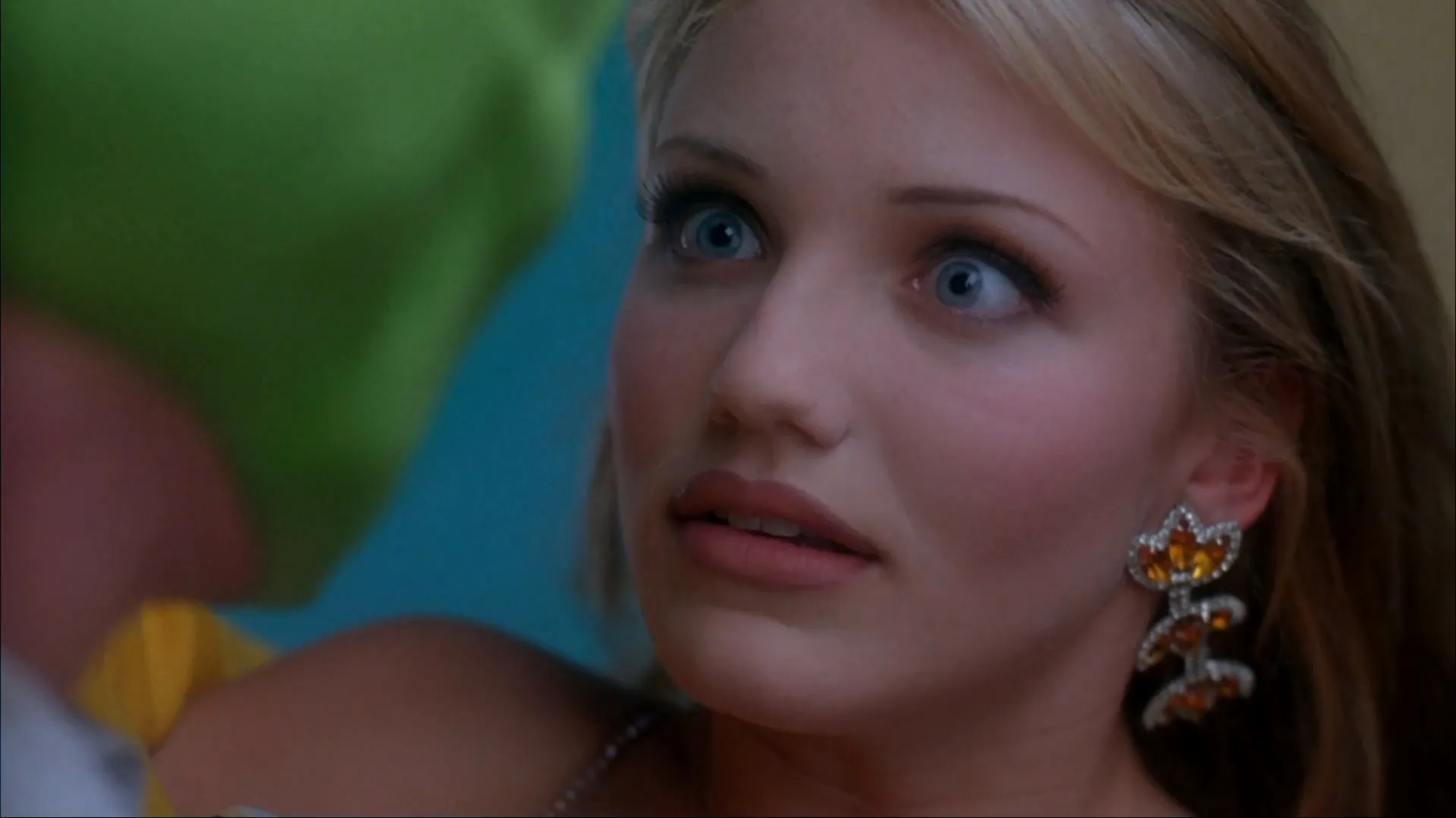 The Mask (1994) Hindi Dual Audio 480p BluRay 300MB Screenshot