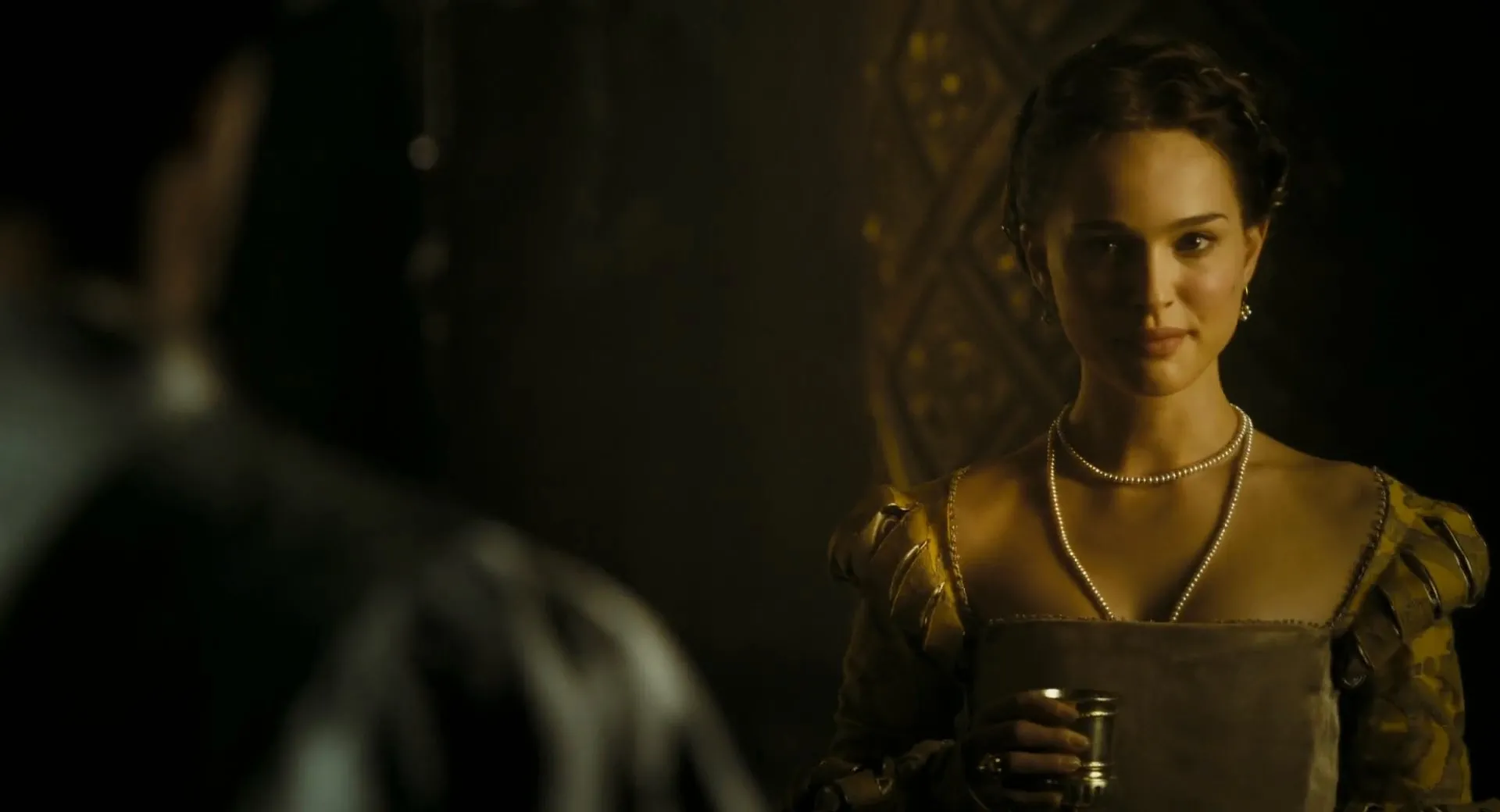 The Other Boleyn Girl 2008 Dual Audio Hindi 480p BluRay 350MB Screenshot