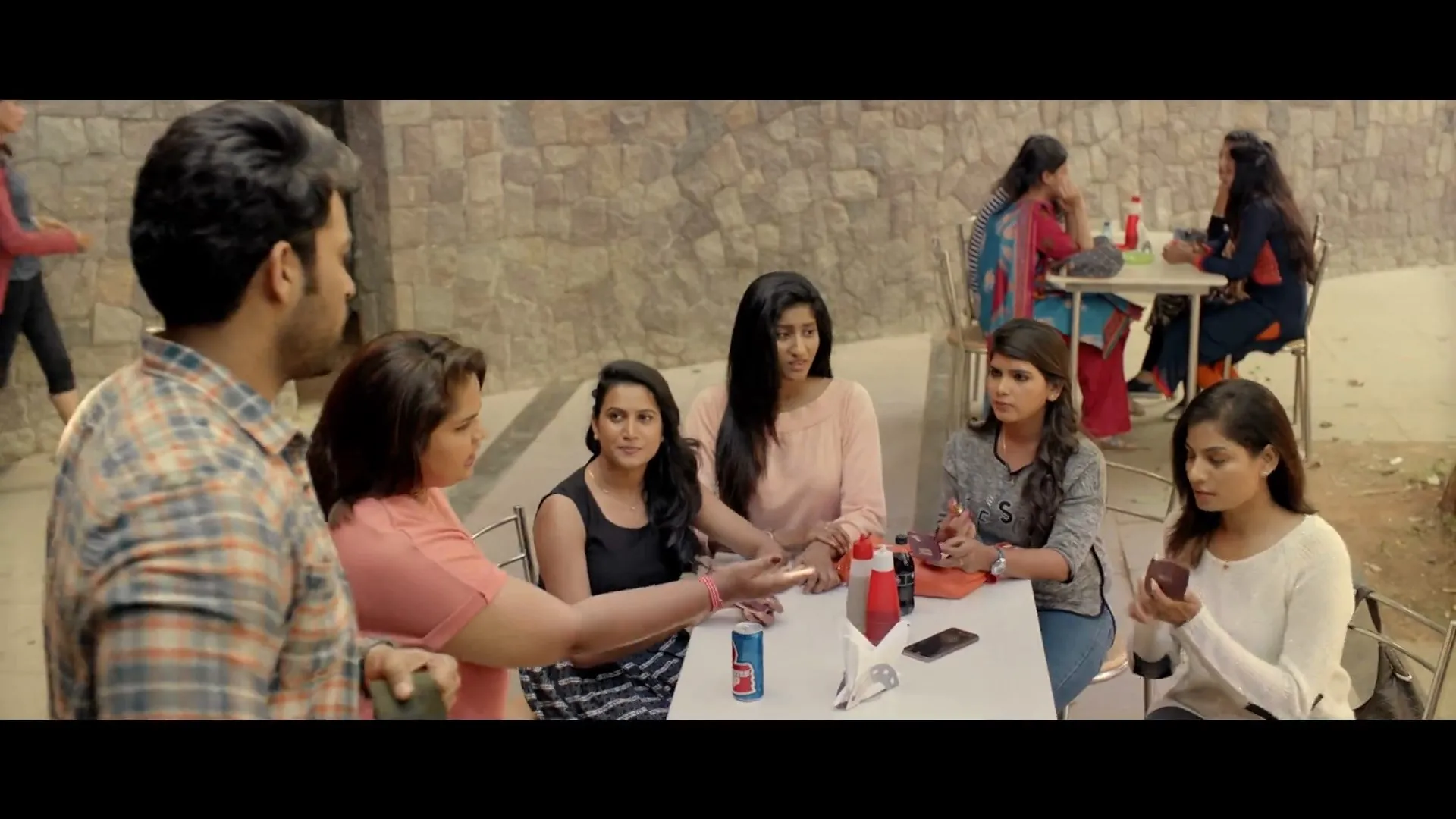 Tholi Prema (2018) (Hindi - Telugu) Dual Audio 480p UnCut HDRip 450MB Screenshot