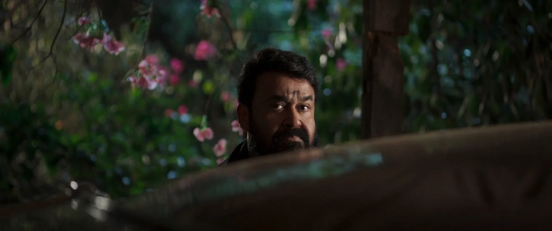 Thudarum 2025 Hindi Dual Audio WEB-DL 720p - 480p - 1080p Screenshot