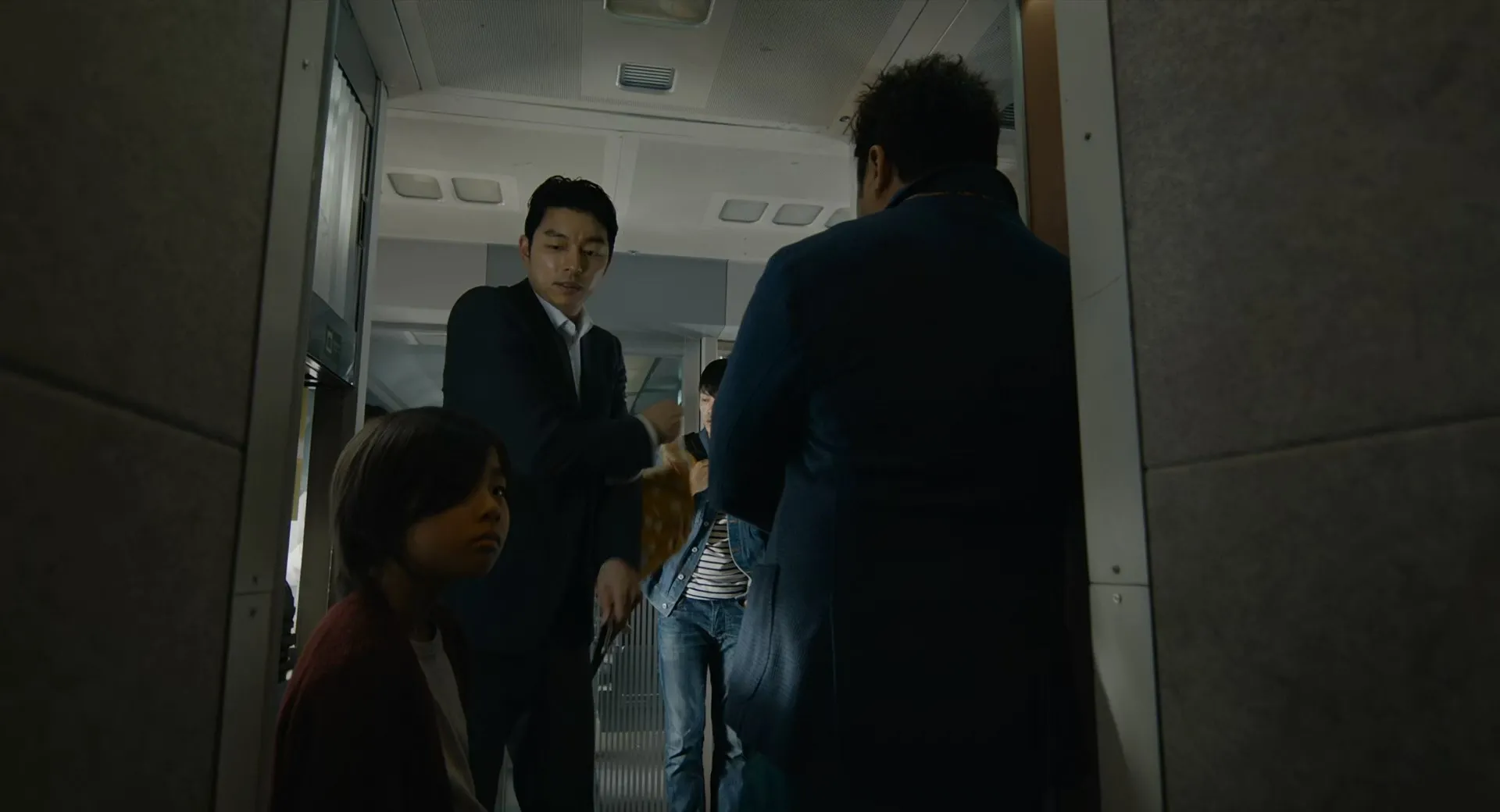 Train to Busan (2016) Hindi Dual Audio 720p BluRay [1GB] Screenshot