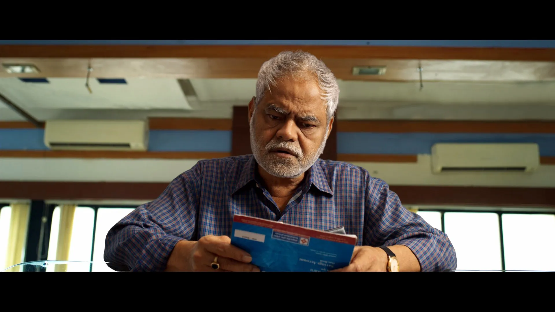 Vadh (2022) Hindi Movie HDRip 720p – 480p Screenshot