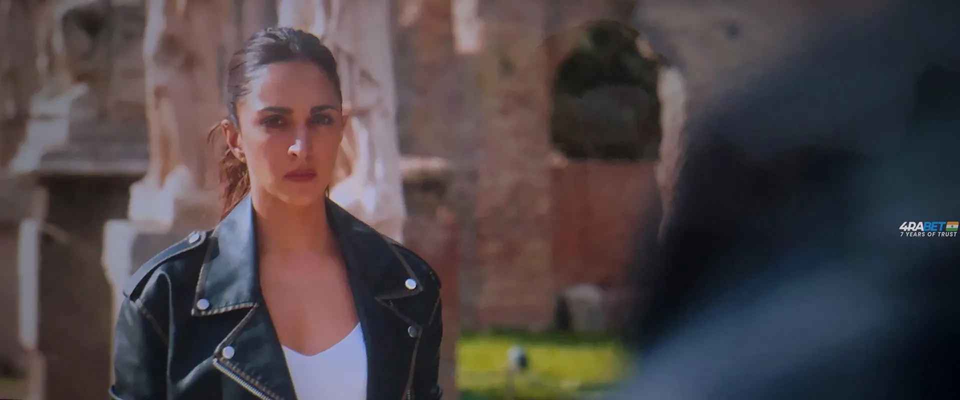 War 2 2025 Hindi HDTC 720p - 480p - 1080p Screenshot