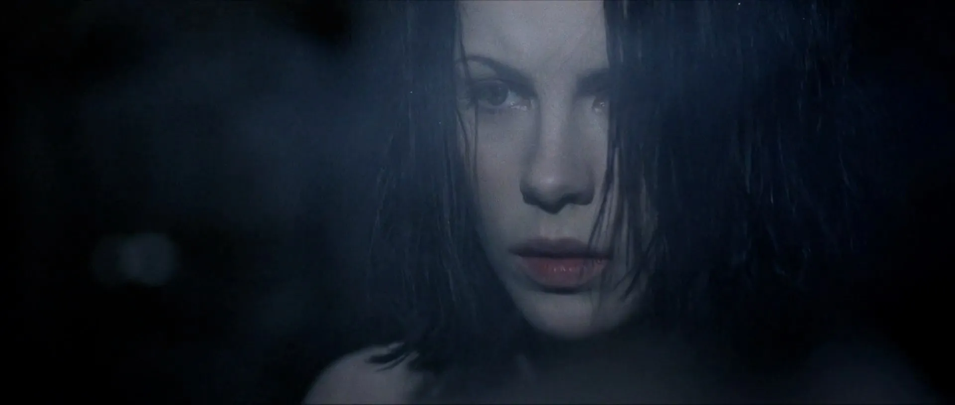 Underworld (2003) 100mb Hindi Dual Audio movie Hevc BRRip Download Screenshot