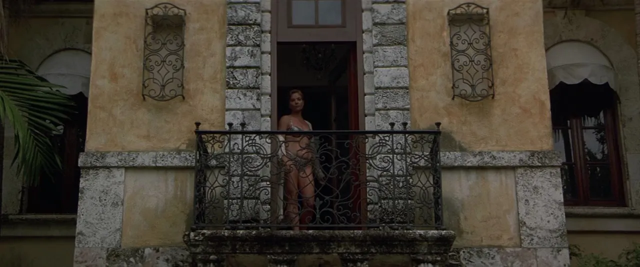 Wild Things (1998) 100mb Hindi Dual Audio Hevc BRRip Download Screenshot