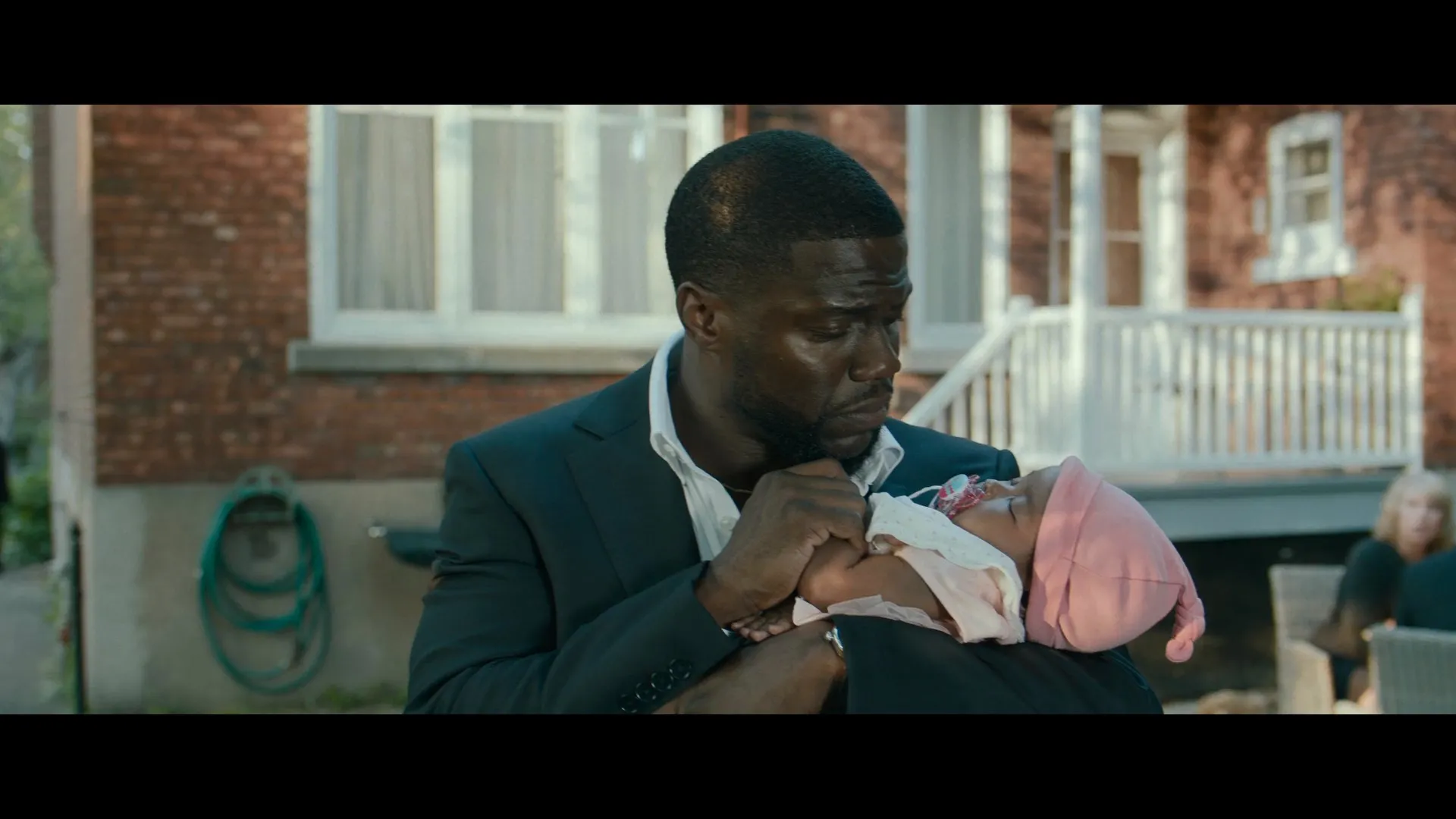 Fatherhood (2021) Hindi Dual Audio 720p WebRip [1GB] Screenshot