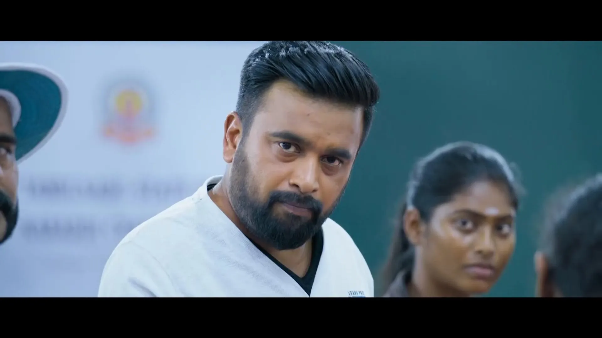 Kennedy Club 2019 (Hindi -Tamil) Dual Audio 720p UnCut HDRip [980MB] Screenshot