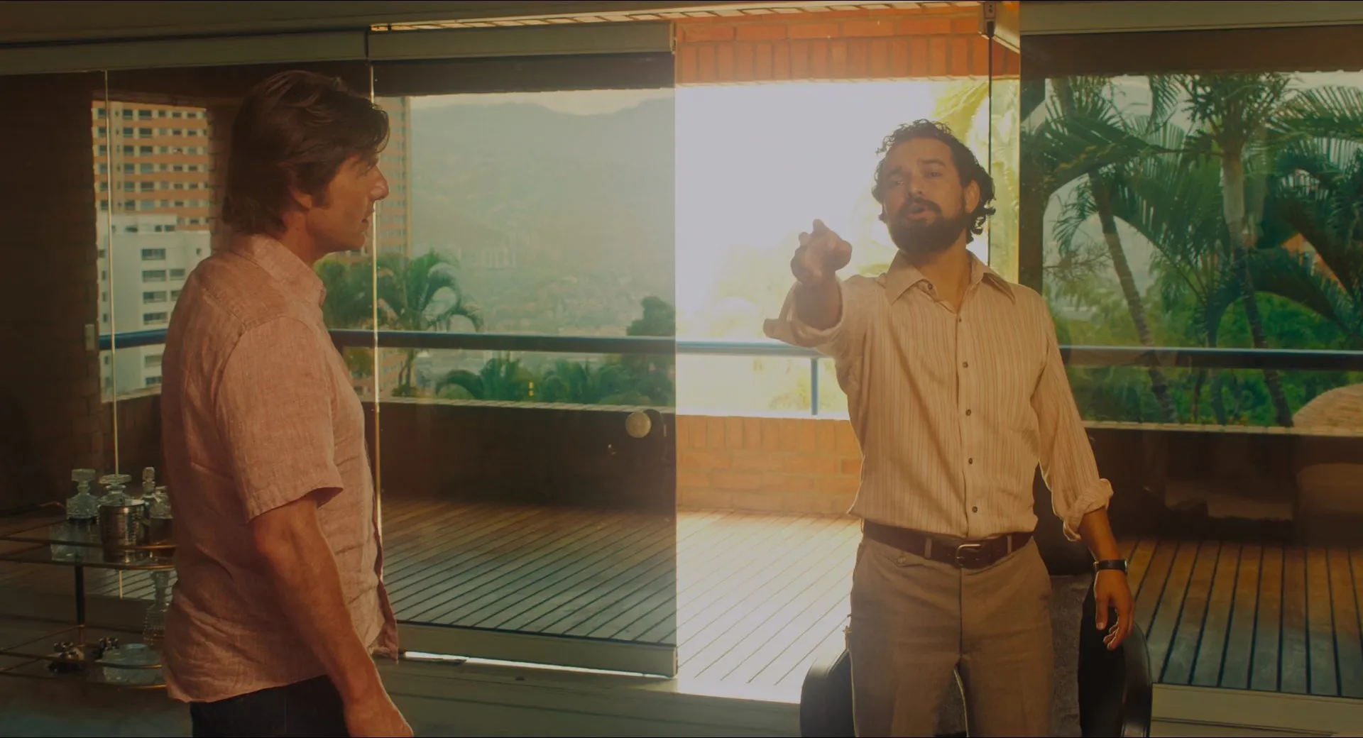 American Made (2017) Hindi Dual Audio 720p BluRay [1.1GB] Screenshot
