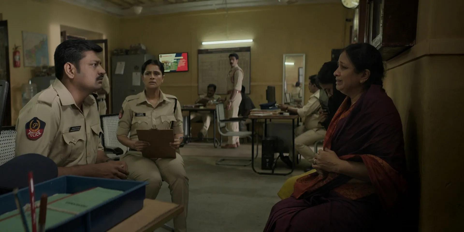 Ammu 2022 (Hindi – Telugu) Dual Audio UnCut HDRip 720p – 480p Screenshot