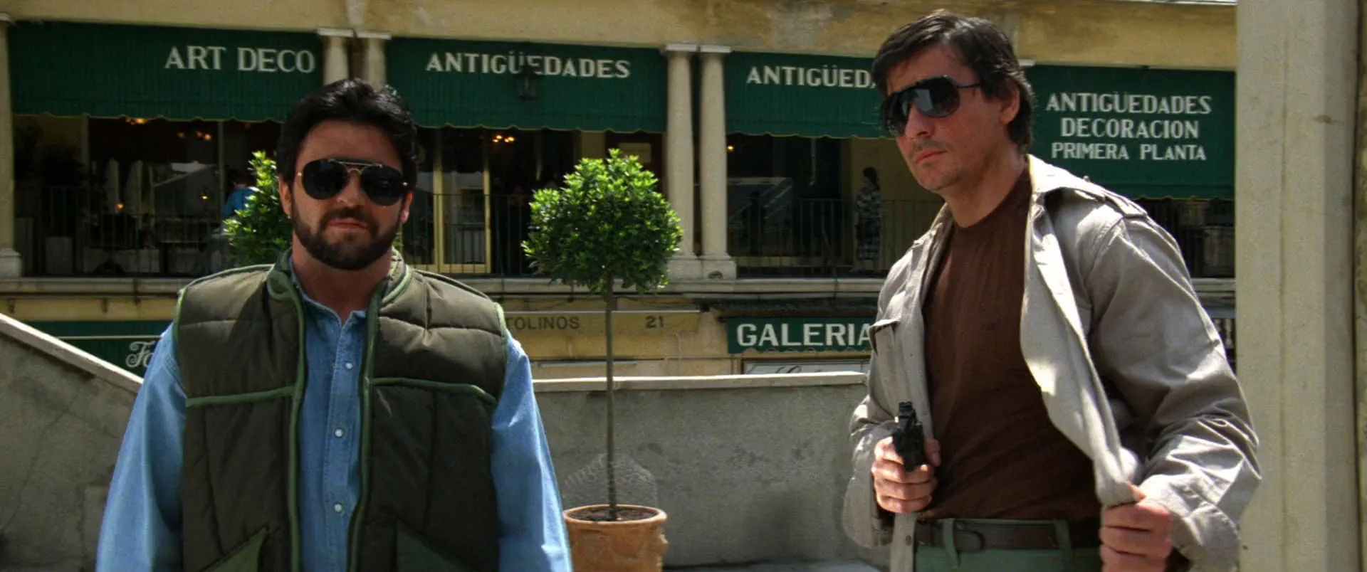 Armour of God 2 Operation Condor (1991) 100MB Dual Audio[Hindi-Enlish] Screenshot