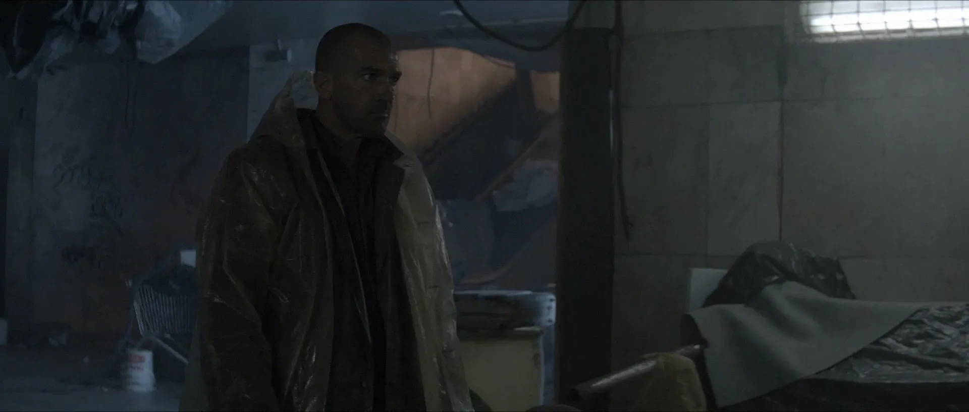 Automata (2014) Dual Audio Hindi BluRay 720p – 480p Screenshot
