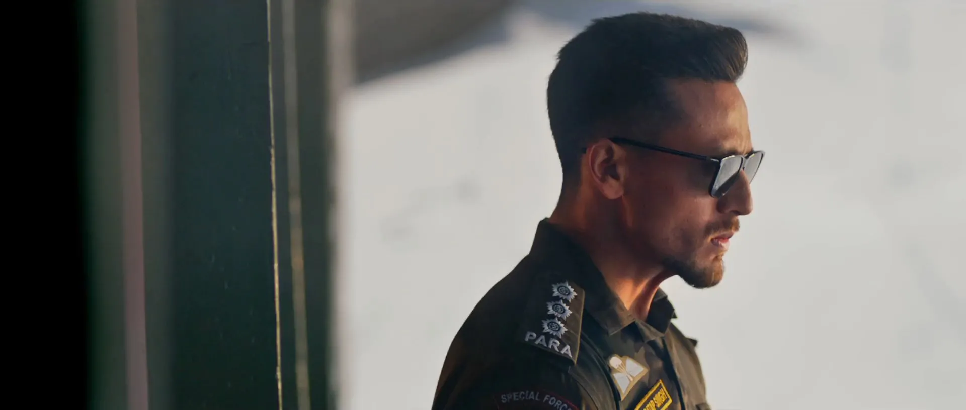 Baaghi 2 2018 Movie HDRip x264 [700MB] Screenshot