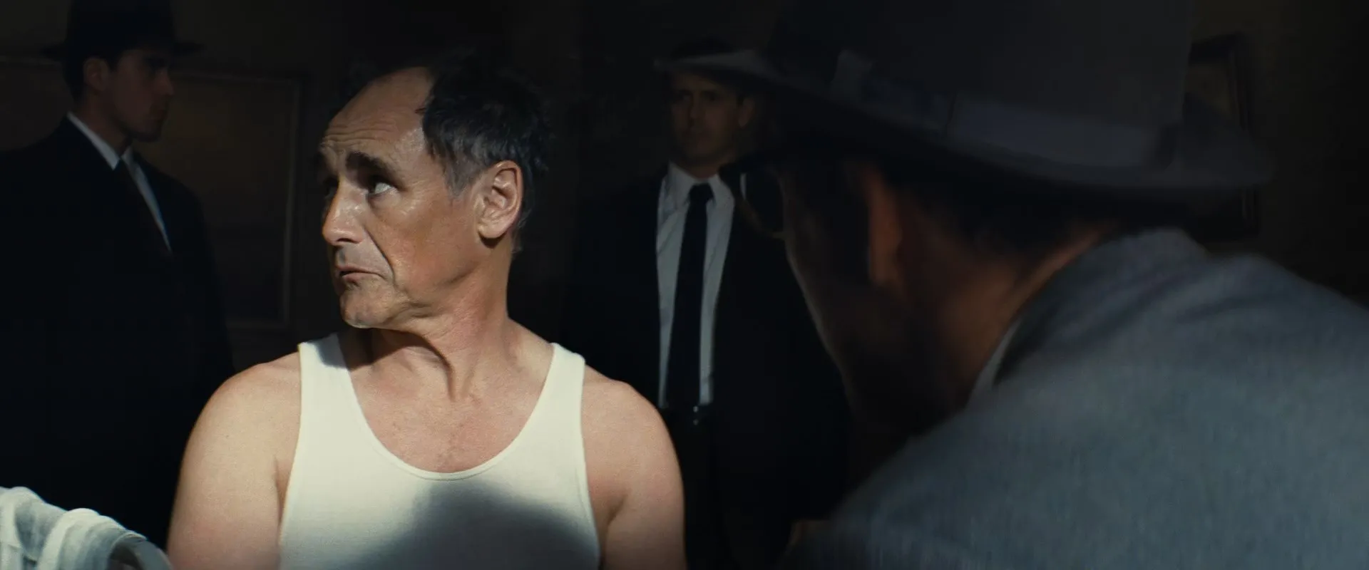 Bridge of Spies (2015) Hindi Dual Audio 720p BluRay [1.1GB] ESubs Screenshot