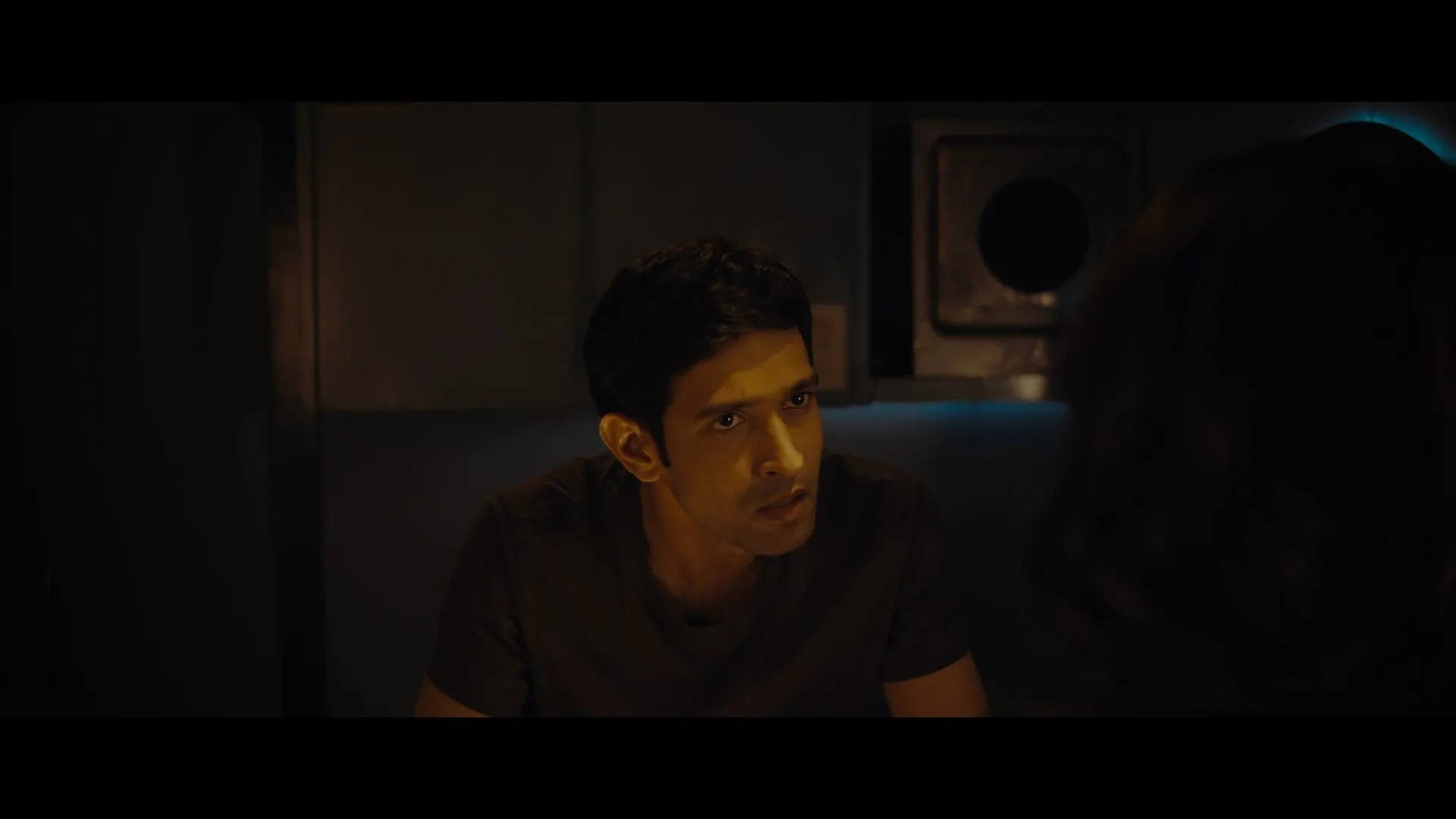 Cargo 2020 Hindi Movie 480p HDRip - [330MB] Screenshot