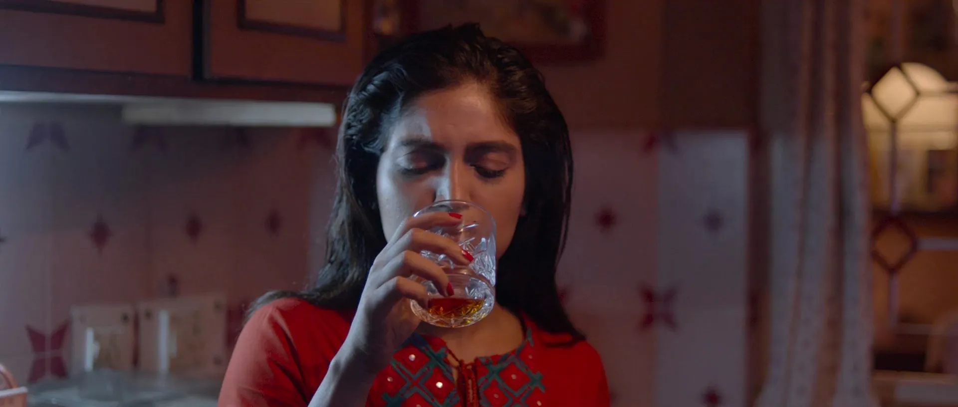 Dolly Kitty and Those Twinkling Stars (2020) Hindi Movie 480p HDRip – [400MB] Screenshot