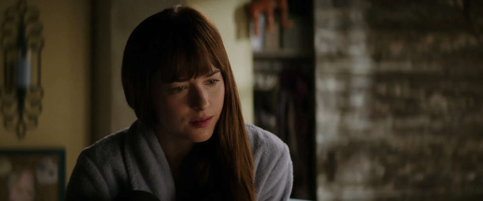 Fifty Shades Darker (2017) Hindi Dual Audio 720p BluRay [1.1GB] Screenshot