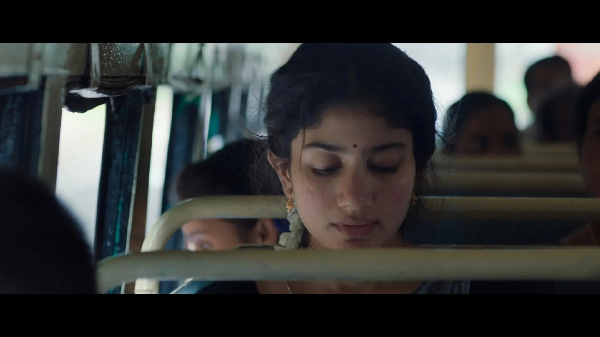 Gargi (2022) Hindi Movie HDRip 720p – 480p Screenshot