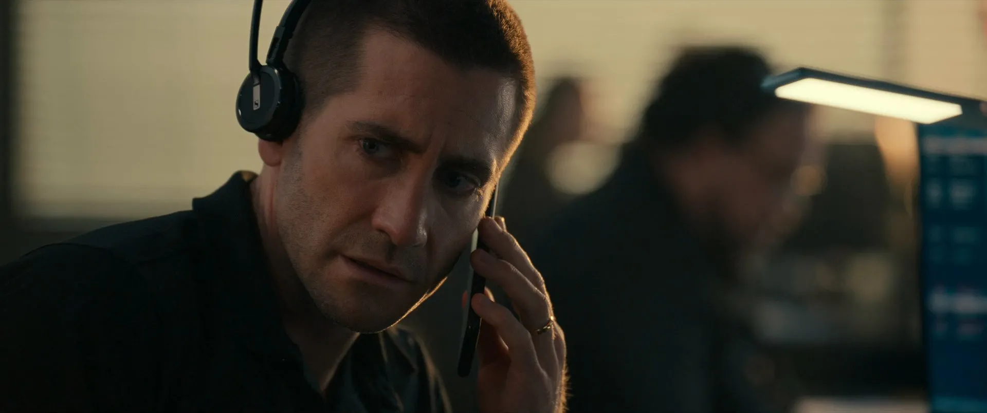 The Guilty (2021) Hindi Dual Audio 480p HDRip 300MB Screenshot