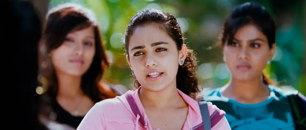 Gunde Jaari Gallanthayyinde 2013 Hindi Dual Audio 720p UNCUT HDRip [1.5GB] Screenshot
