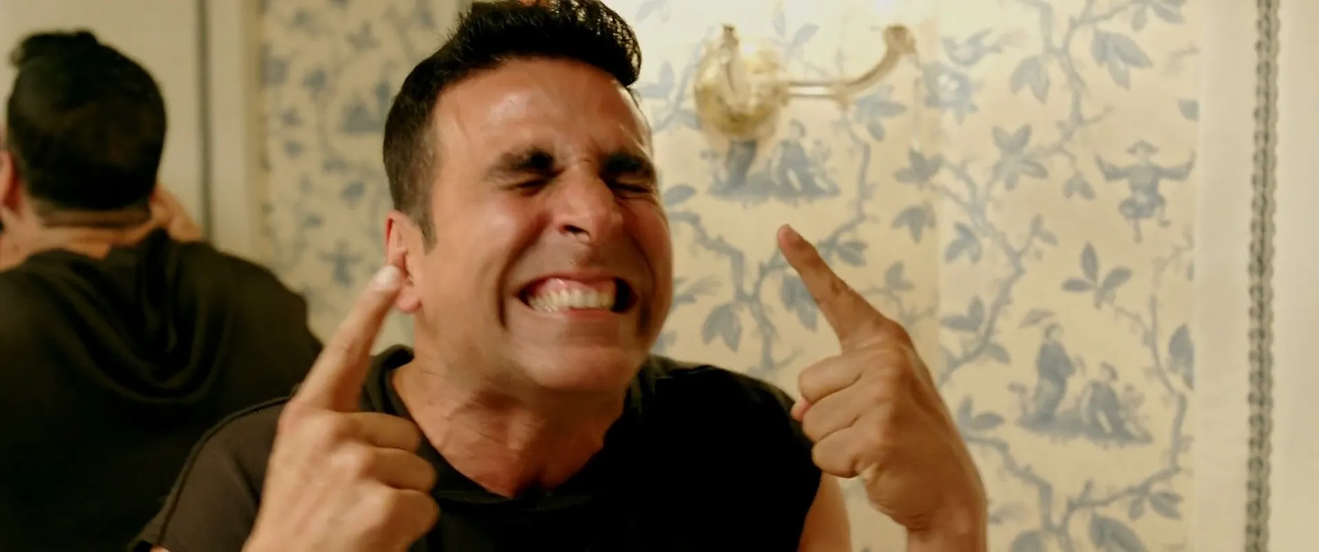 Housefull 3 (2016) BluRay 1080p Full Movie [2.0GB] Screenshot