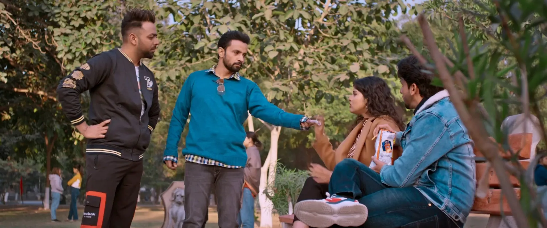 Kanjoos Majnu Kharchili Laila 2023 Hindi Movie HDRip 720p – 480p Screenshot
