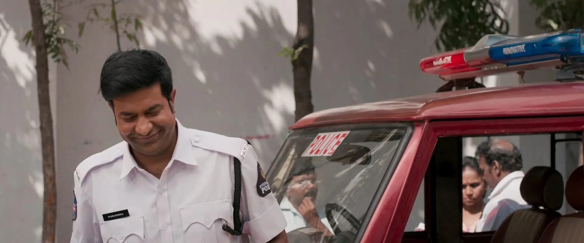 Kapatadhaari (2021) (Hindi – Telugu) Dual Audio UnCut HDRip 720p – 480p Screenshot