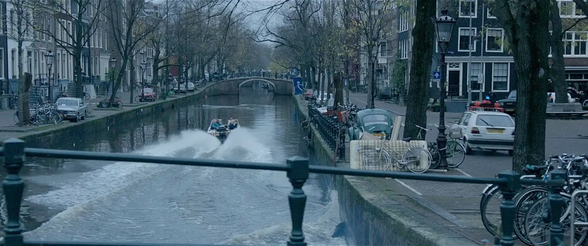 Kidnapping Mr. Heineken (2015) Hindi Dual Audio 720p BluRay [900MB] Screenshot