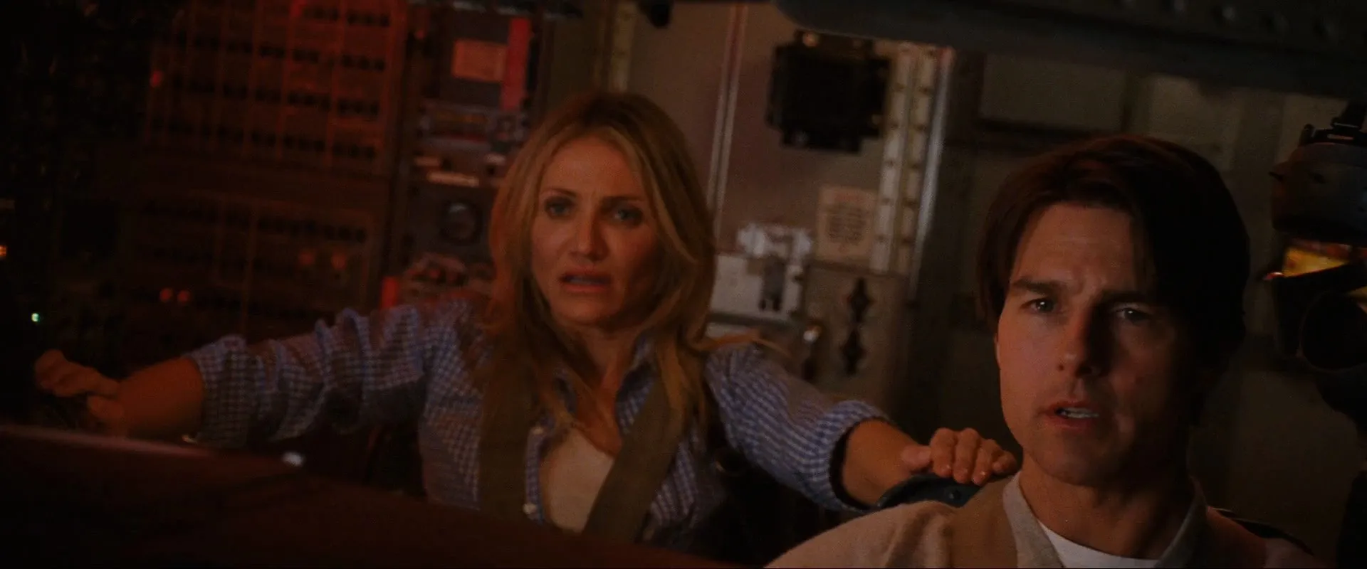 Knight and Day 2010 Hindi Dual Audio 720p BluRay [950MB] Screenshot