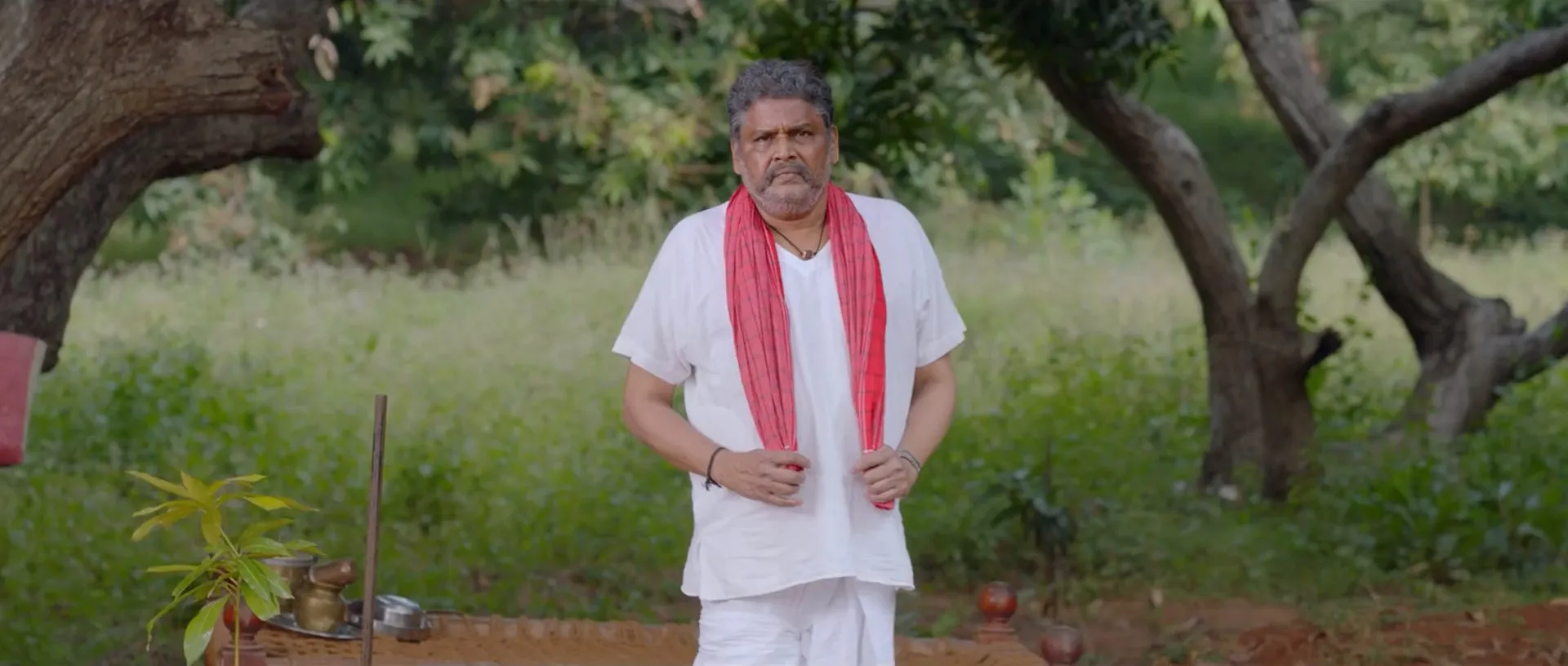 Koogle Kuttappa (2022) (Hindi – Tamil) Dual Audio UnCut HDRip 720p – 480p Screenshot