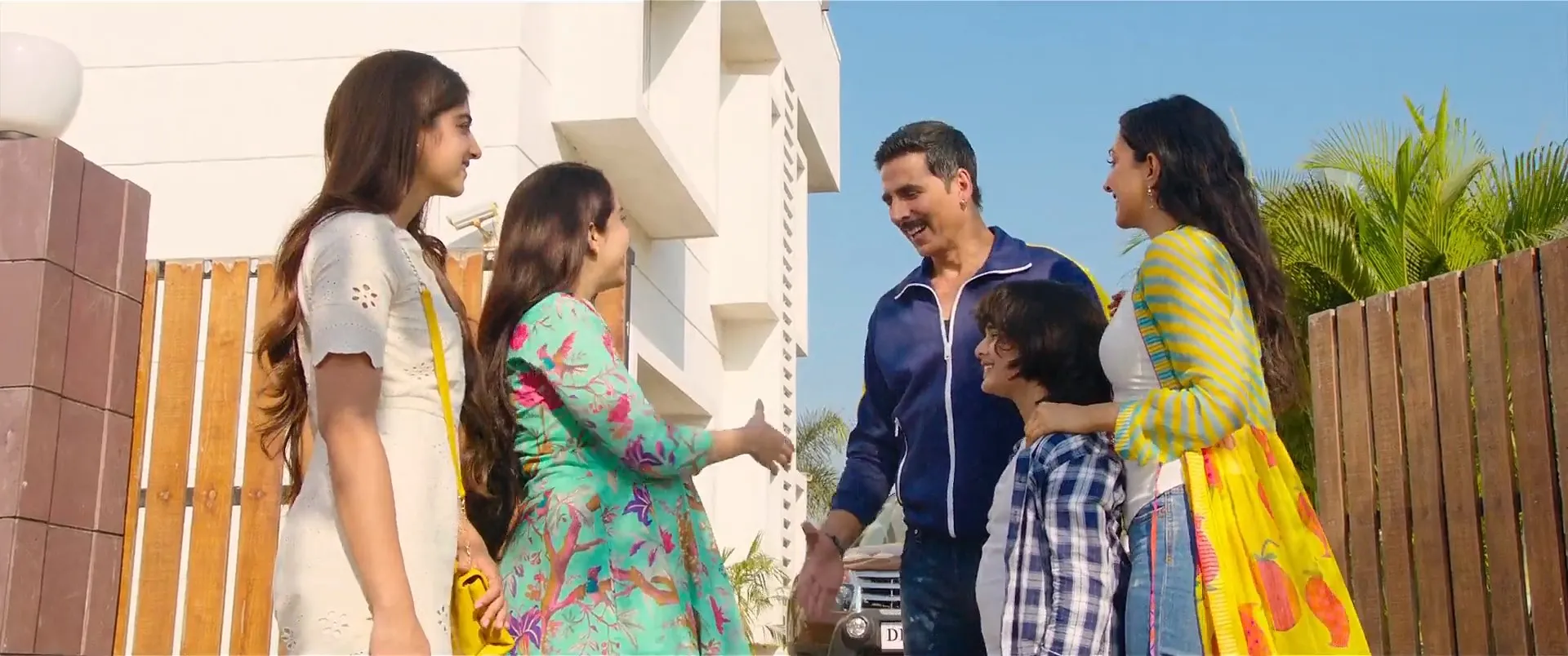 Laxmii (2020) Hindi Movie 720p HDRip x264 [1.3GB] Screenshot