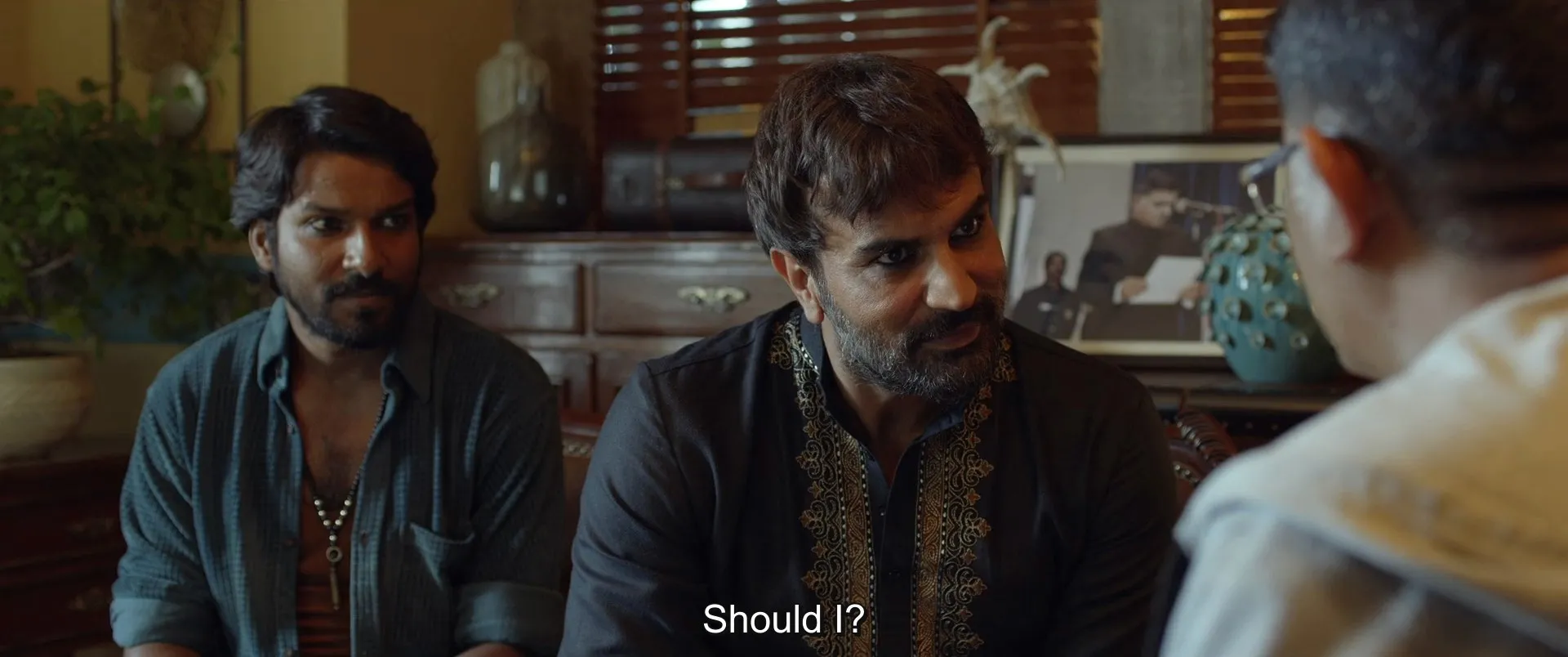 Lootcase (2020) Hindi Movie 720p HDRip x264 [1GB] Screenshot