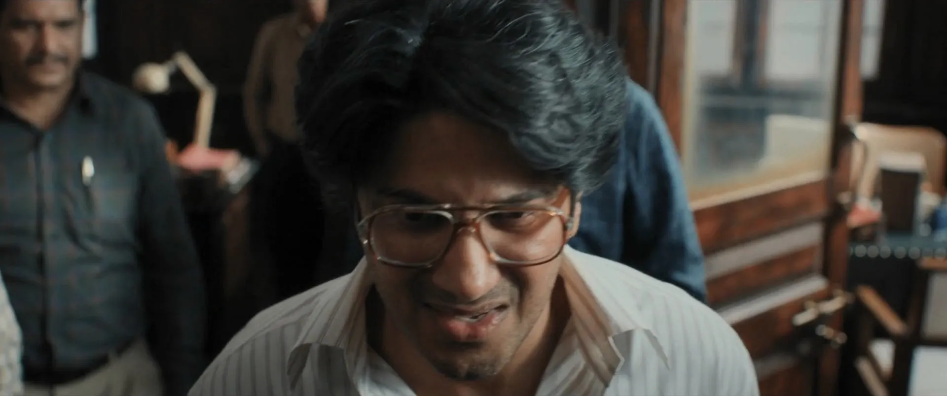 Lucky Baskhar 2024 (Hindi – Telugu) HDRip 720p – 480p – 1080p Screenshot
