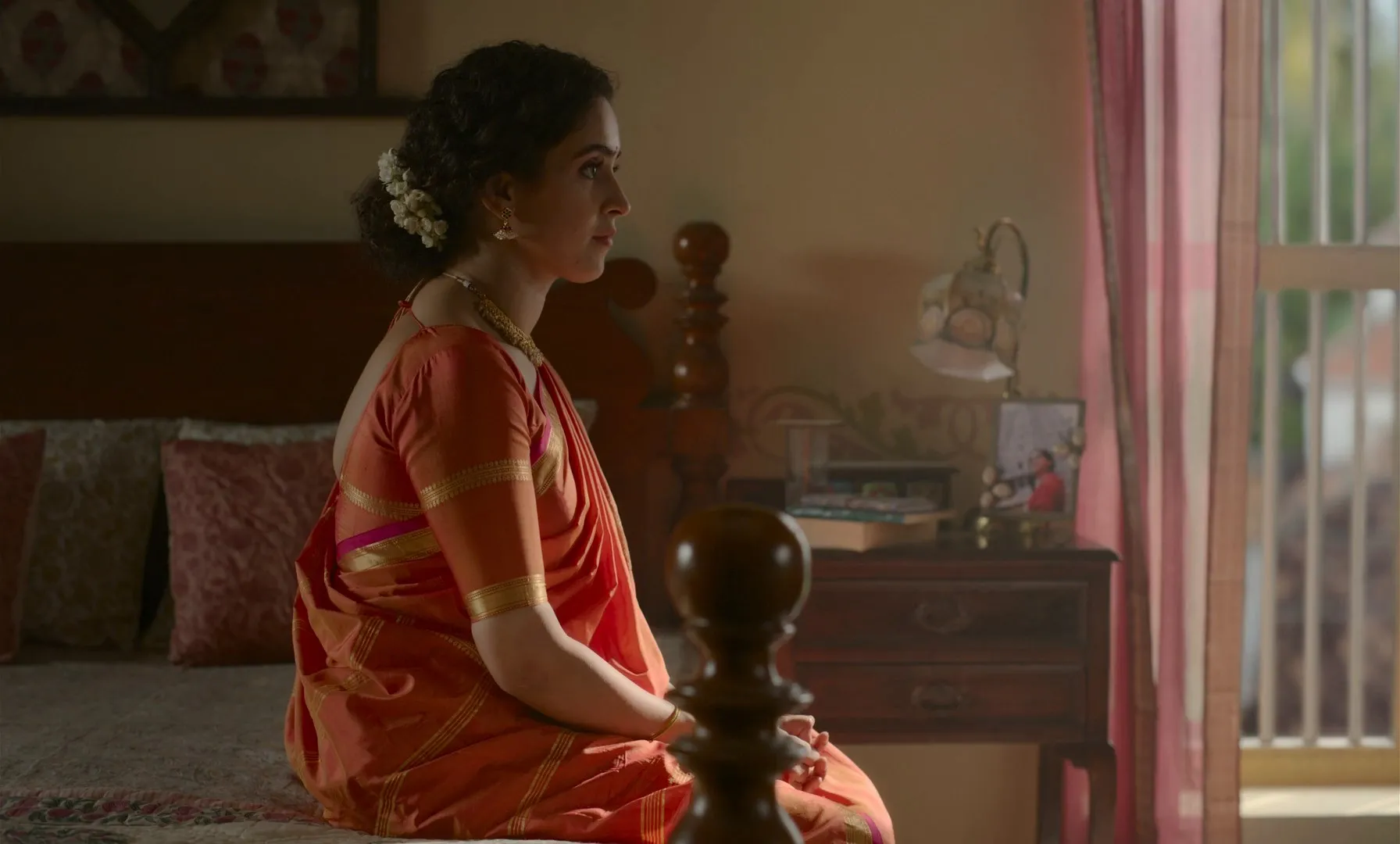 Meenakshi Sundareshwar 2021 Hindi Movie 720p HDRip x264 [1GB] Screenshot
