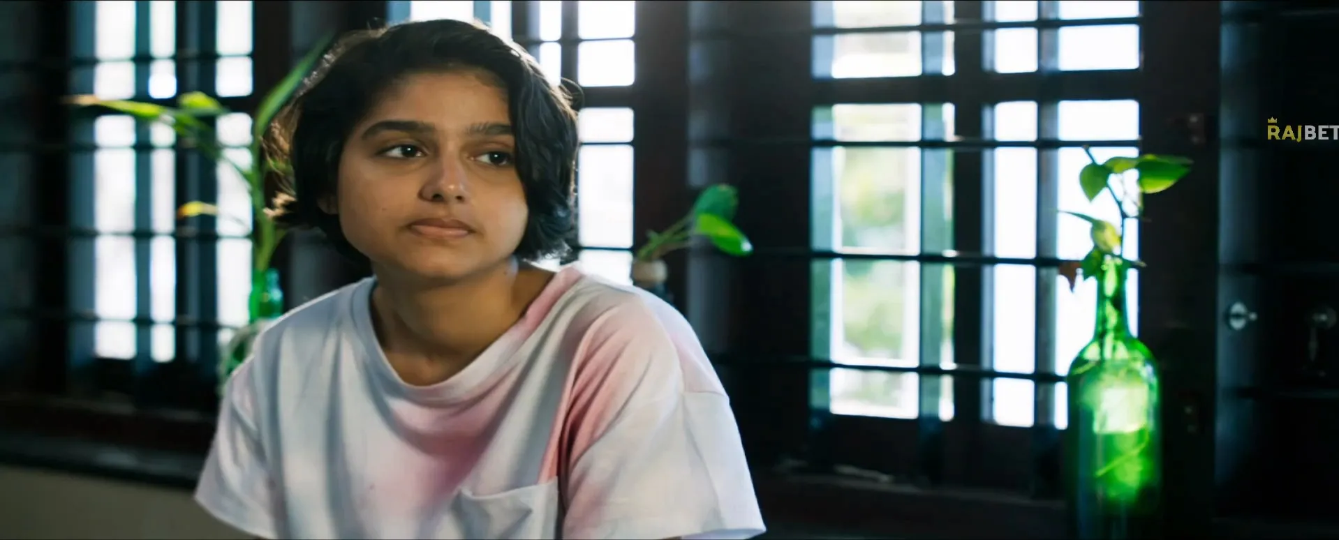 Mike (2022) Hindi (HQ-Dub) HDRip 720p – 480p Screenshot