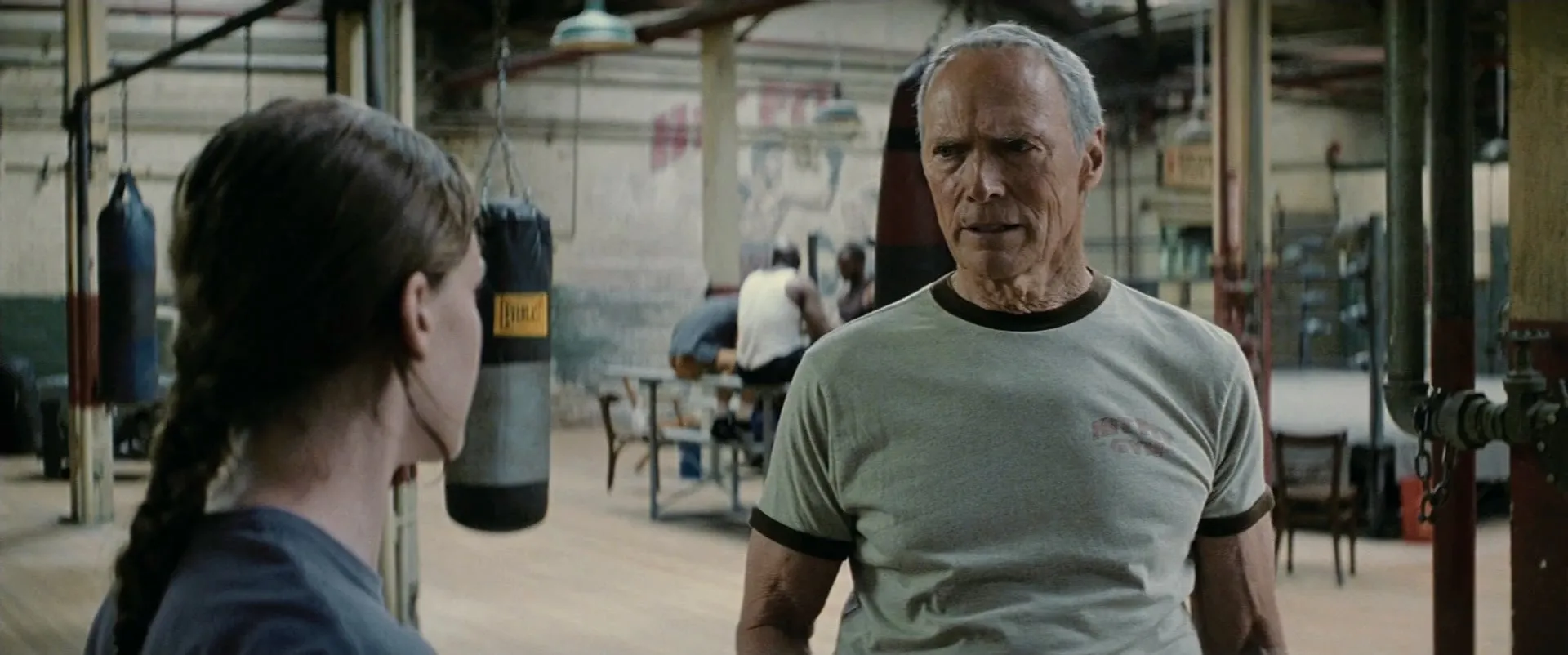 Million Dollar Baby (2004) Hindi Dual Audio 480p BluRay 420MB Screenshot